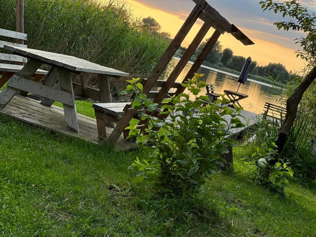 Domek Nad Jeziorem Myślibórz Esterno foto